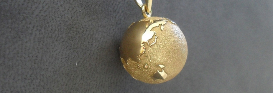 pendentif the world en or